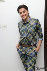 Taapsee Interview About Muni 3 Ganga Movie